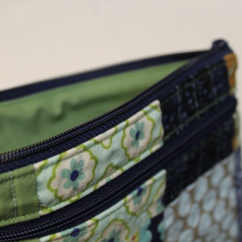 Quilted Medium Pouch - Blue Flowers
