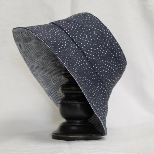 Bucket Hat - Navy & White